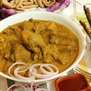 Gavthi Chicken Rassa- Country Style Chicken Curry Recipe